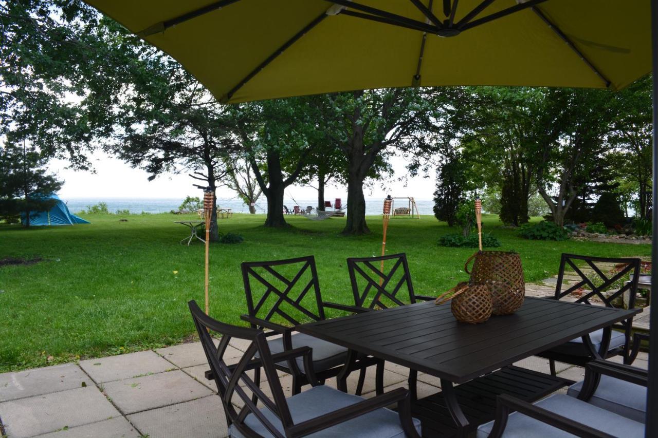 Birds Point Cottage On A Cliff Facing Lake Erie. Wheatley Kültér fotó